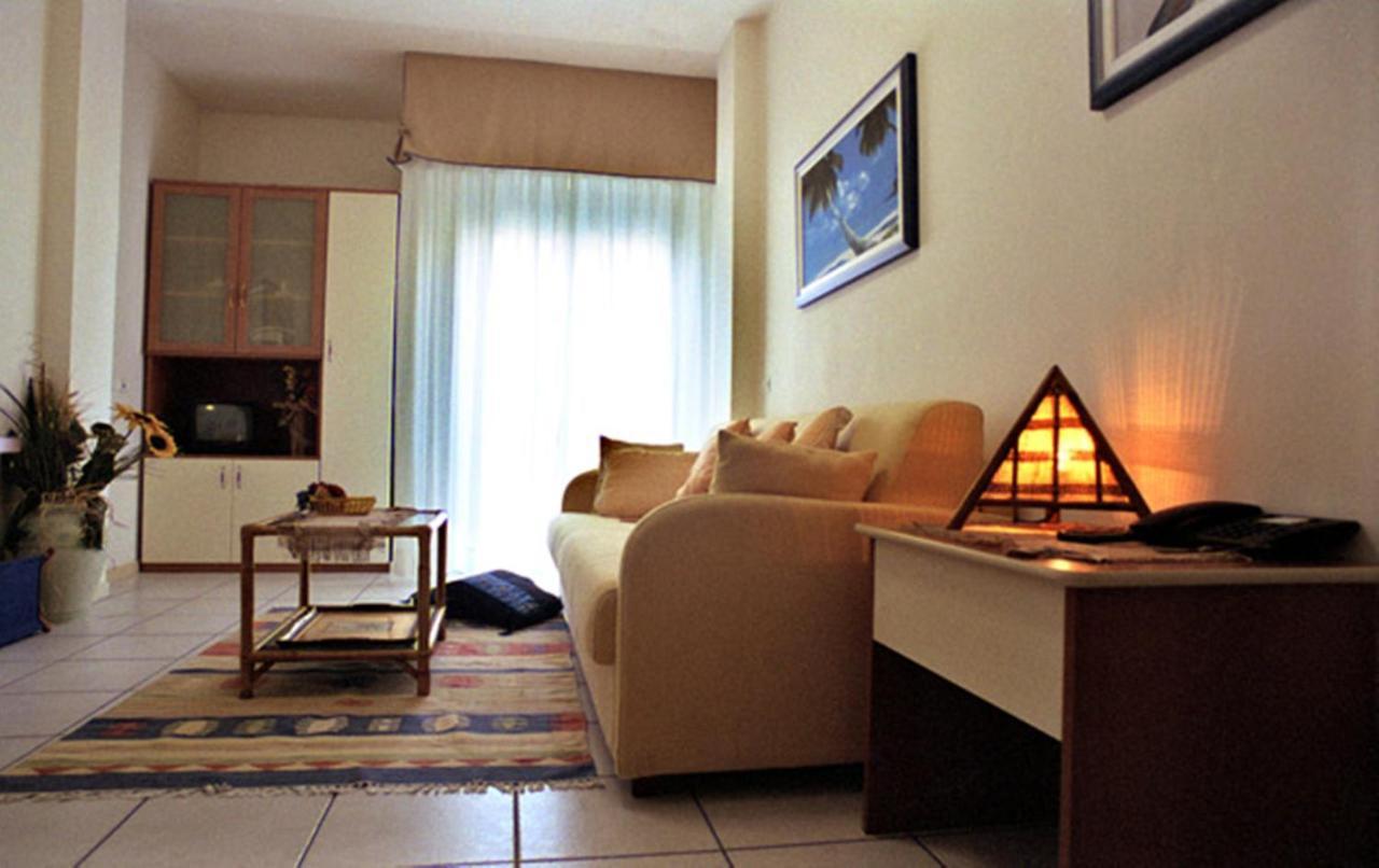 Residence Darsena カットーリカ エクステリア 写真